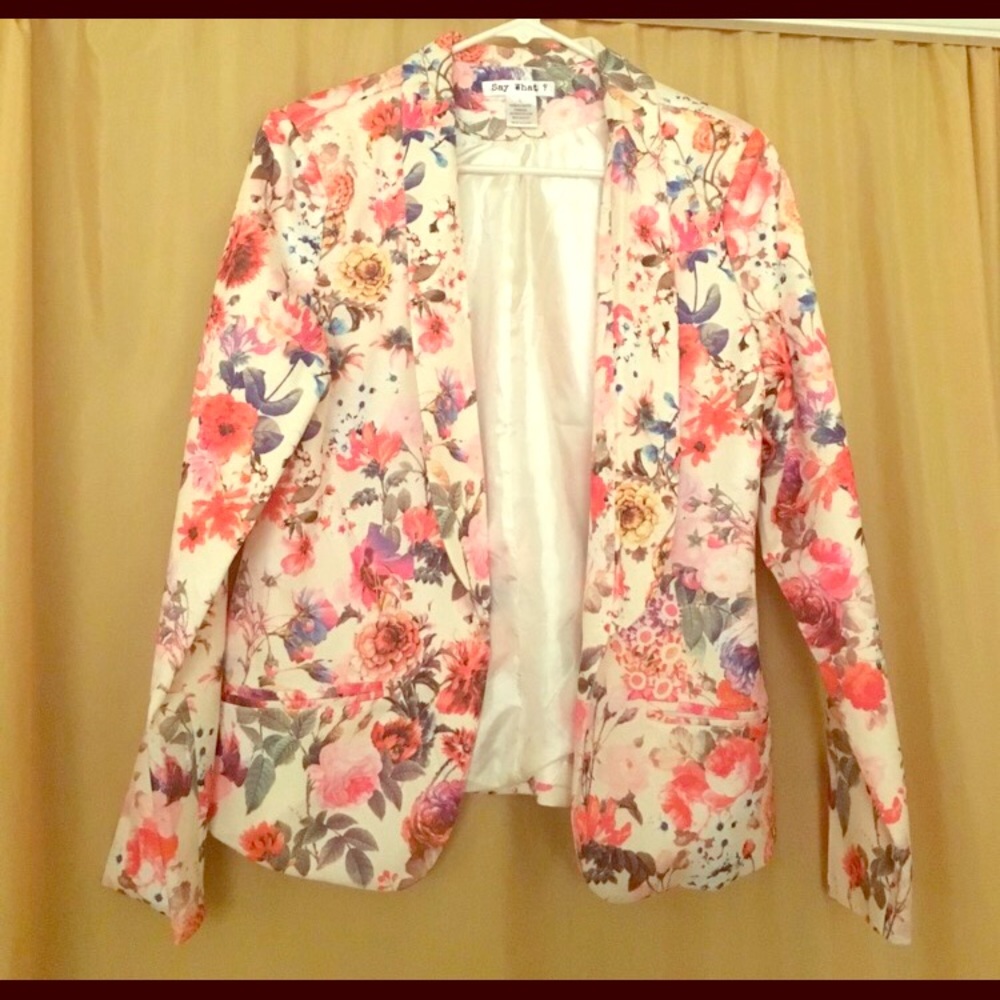 Floral Blazer L NWOT - a must for Spring!