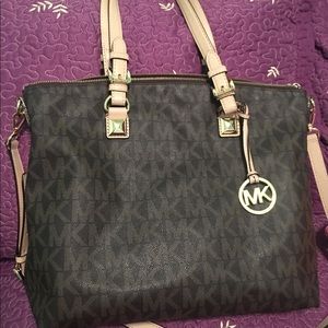 Michael Kors Carryall Purse