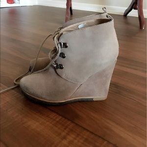 Tanngoo - Suede Steve Madden booties size 5