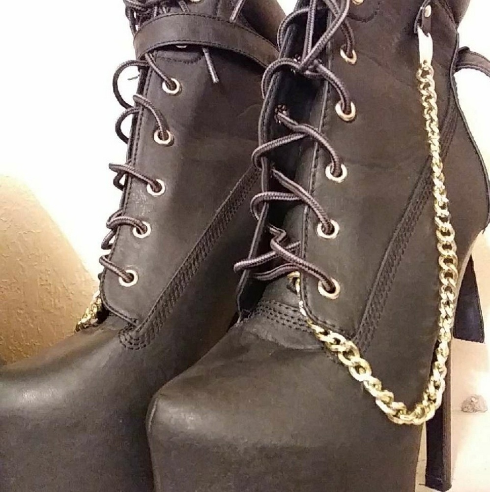 Boot hills