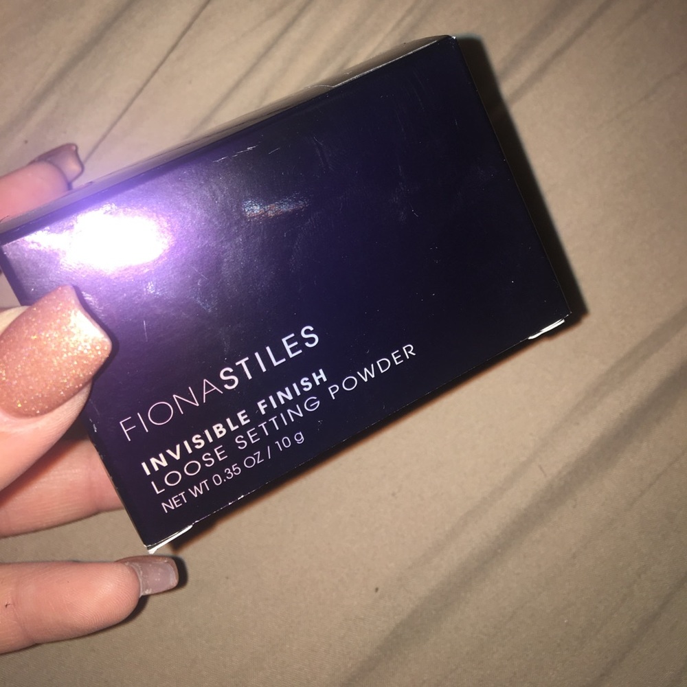Fiona stiles invisible finish loose setting powder