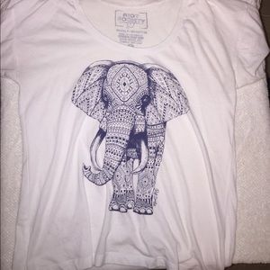 Pac Sun elephant white vneck