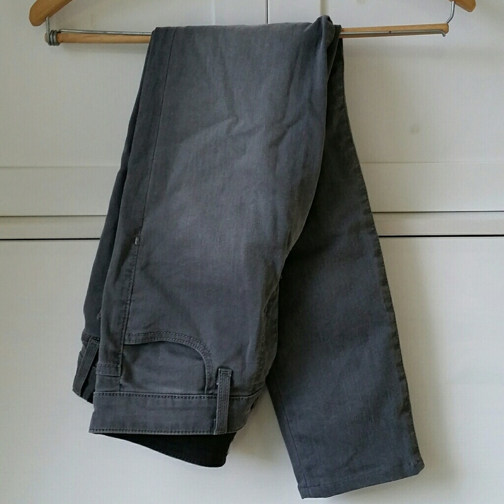 LAST CHANCE Joe's grey jeans