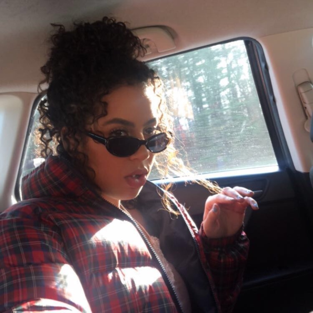 Meet your Posher, Kalia