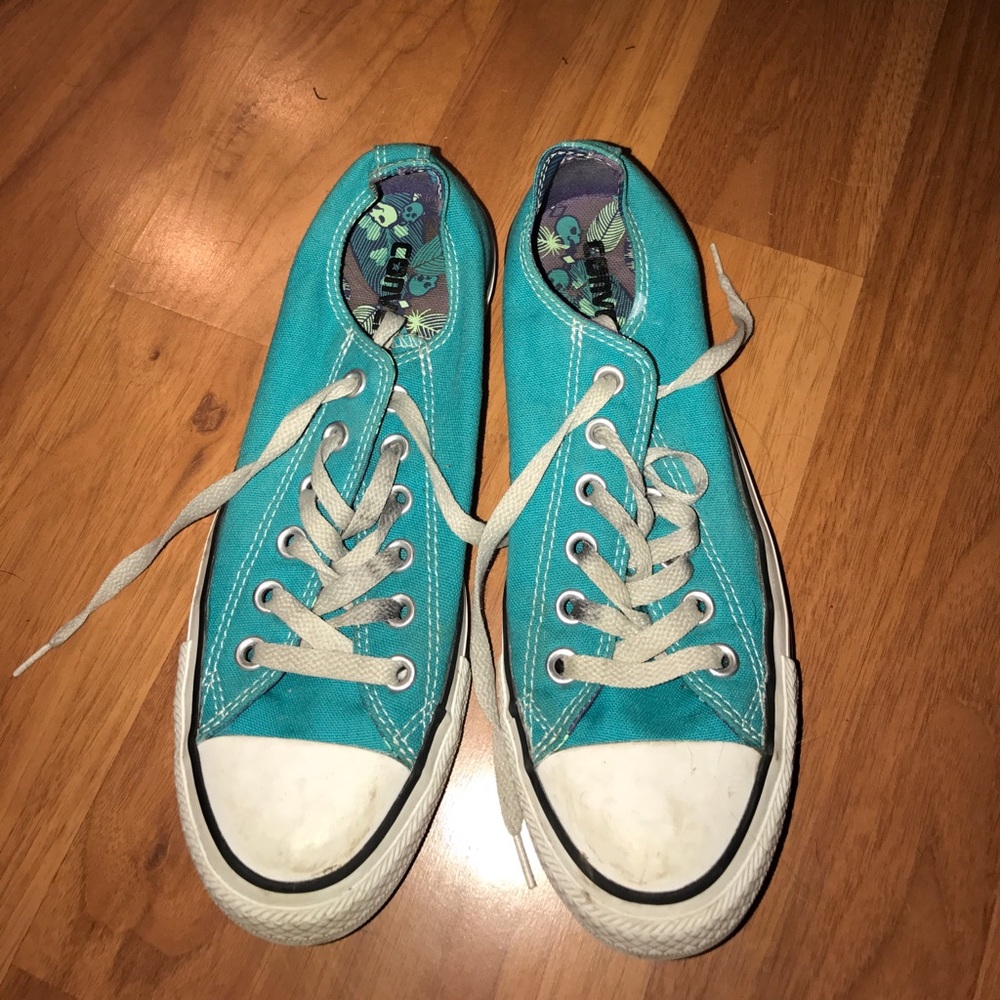 Blue converse!!