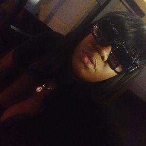 Meet your Posher, Felicia