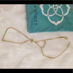 NWOT Kendra Scott hand chain/bracelet
