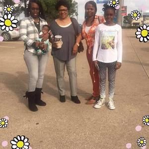 Meet your Posher, Valeria