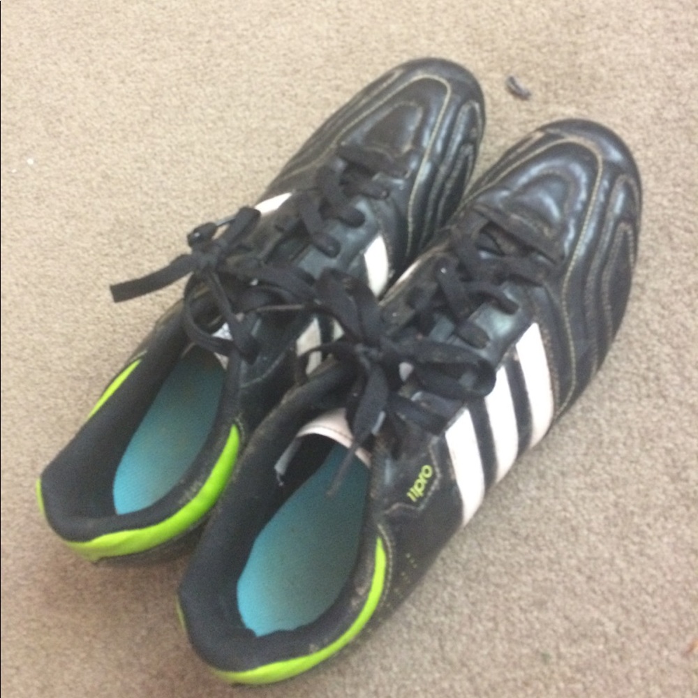 Adidas 11 Questra Pro cleats