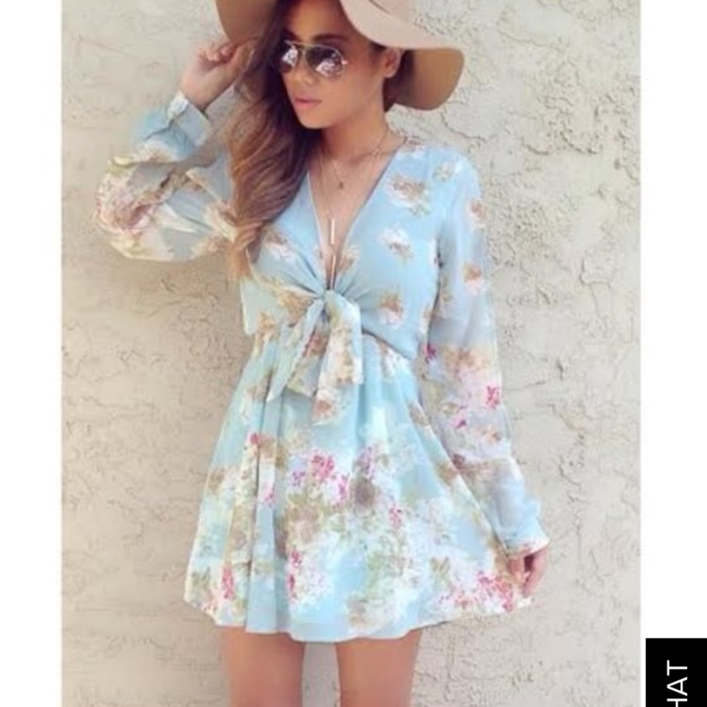 Perfect floral dress from Lulus - Picture 3 of 3