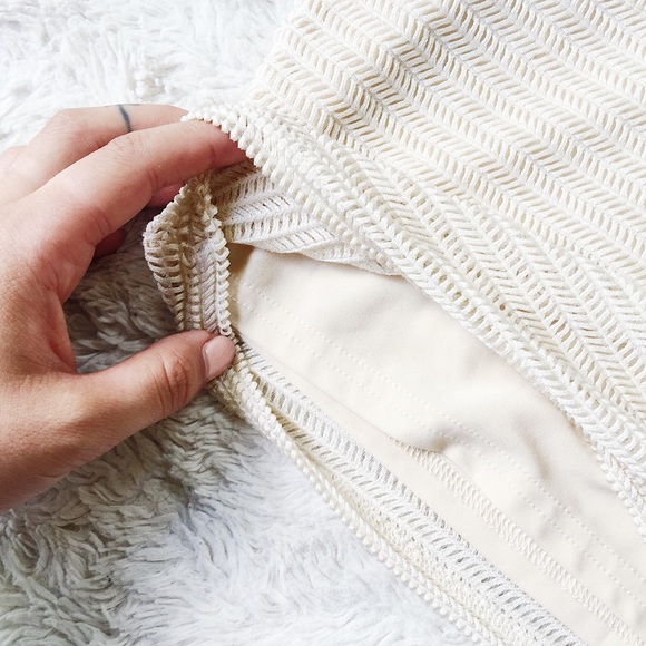 🥂 Women's Nude Crop Top from Revolve 🥂 - Picture 2 of 6