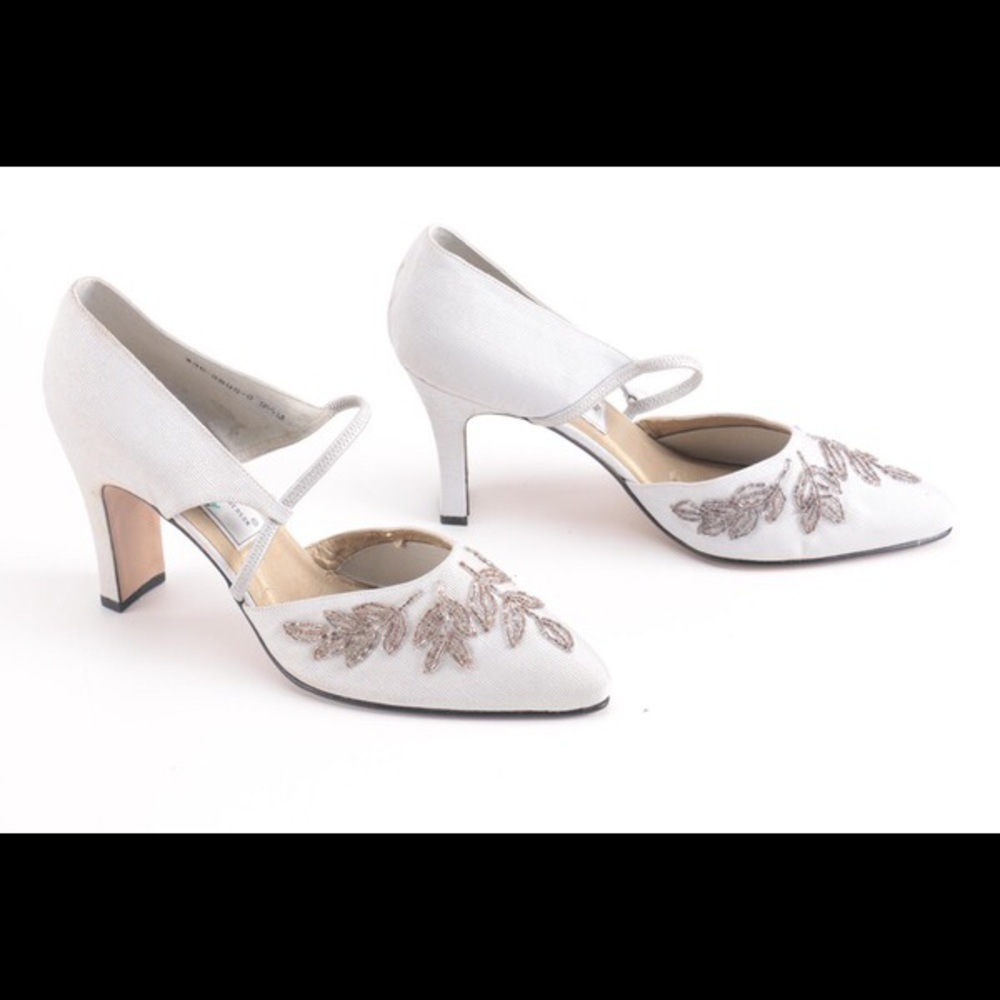 ROS HOMMERSON gorgeousVINTAGE silver beaded heels