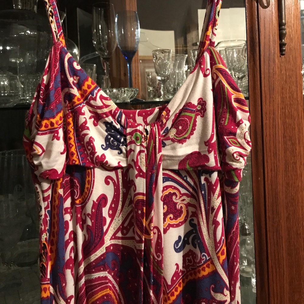 Beautiful Maxi Dress - Picture 2 of 3