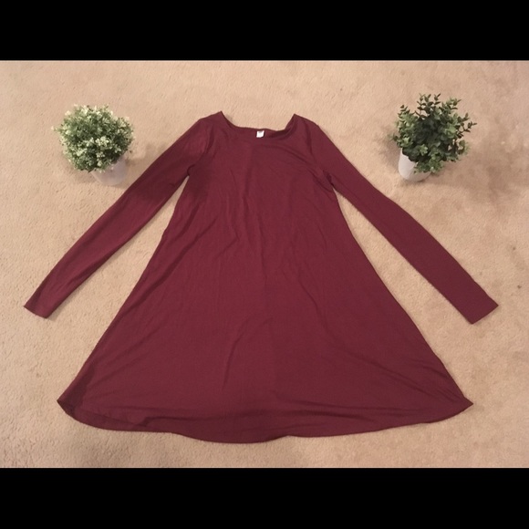 Old Navy Dresses & Skirts - Old navy maroon never worn swing dress