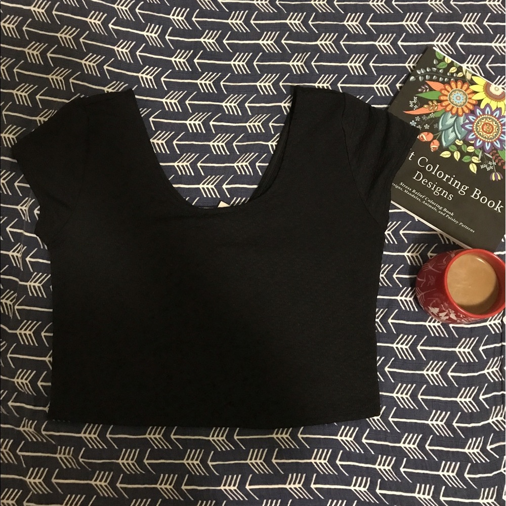 XL black crop top