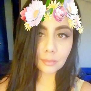 Meet your Posher, Yesenia