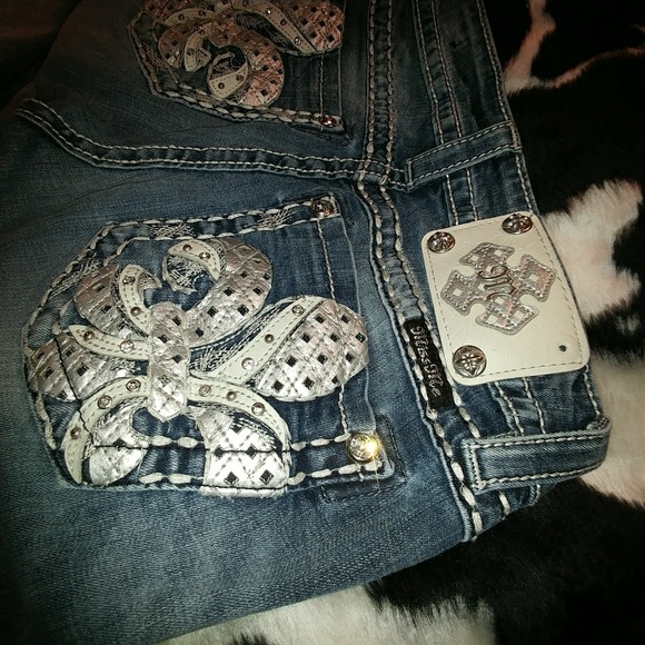 Almost Perfect Miss Me Signature Boot 26/31 - Picture 3 of 5