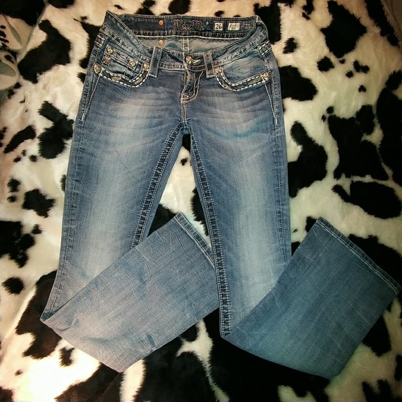 Almost Perfect Miss Me Signature Boot 26/31 - Picture 4 of 5