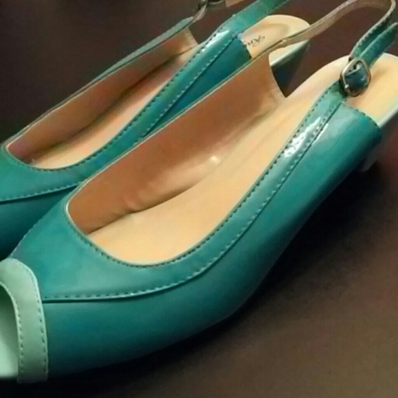 Angel Steps Shoes - NWOT Blue Slingback Heels