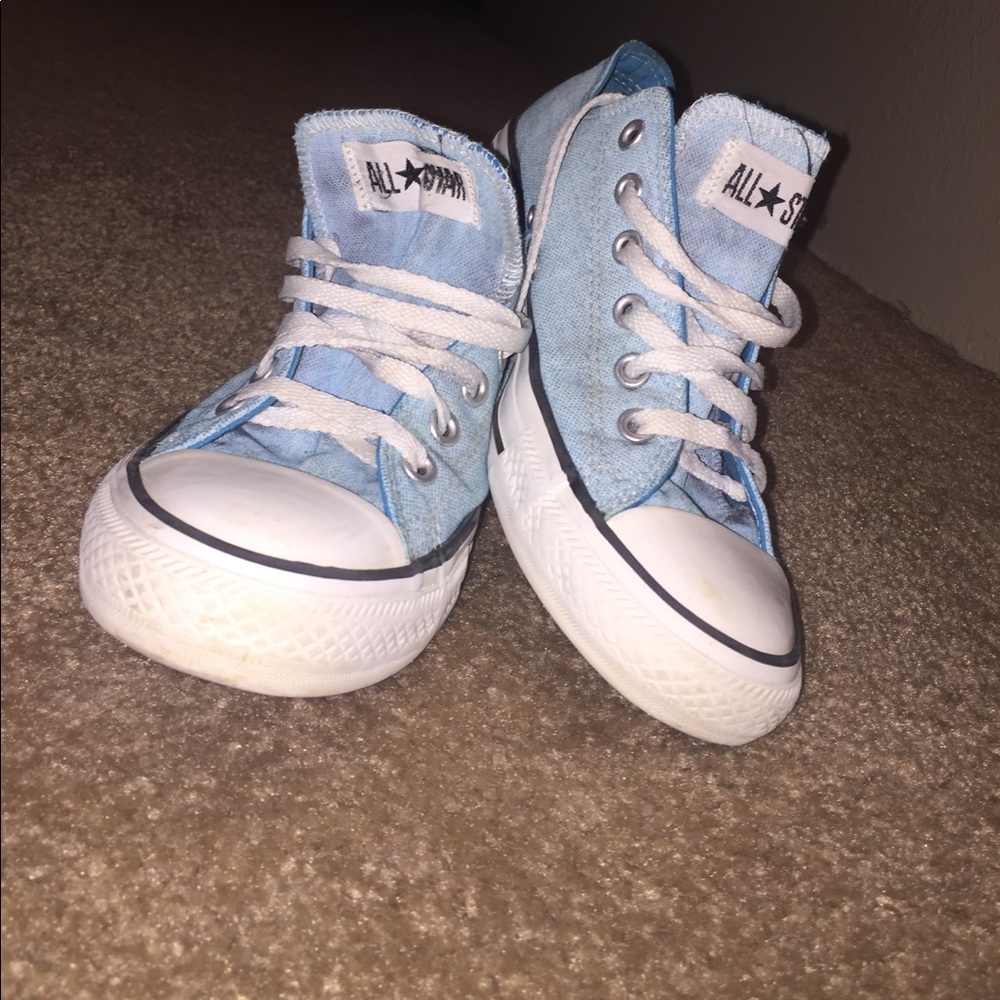 Baby Blue Low Top Converse Chucks