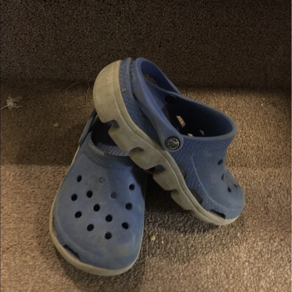 Size 9/10 blue Crocs
