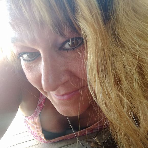 Meet your Posher, Lisa - Picture 1 of 1