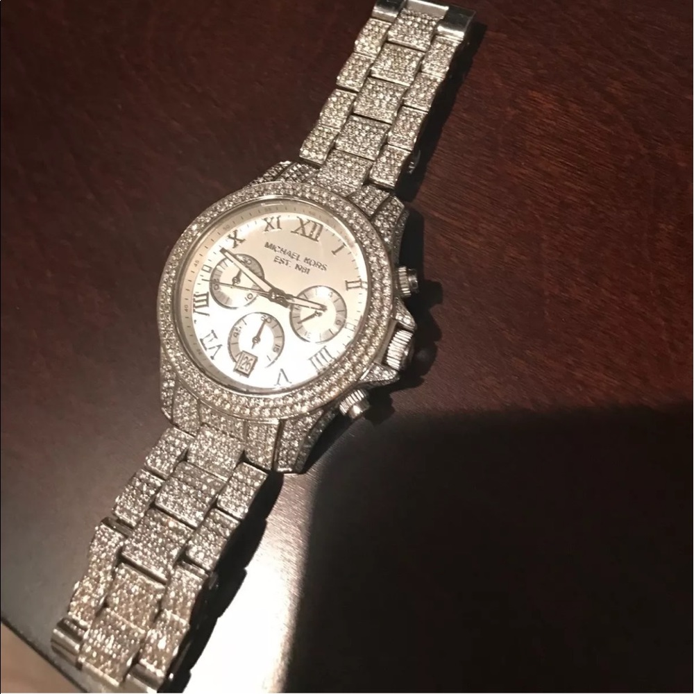 💯% Authentic Michael kors glitz watch