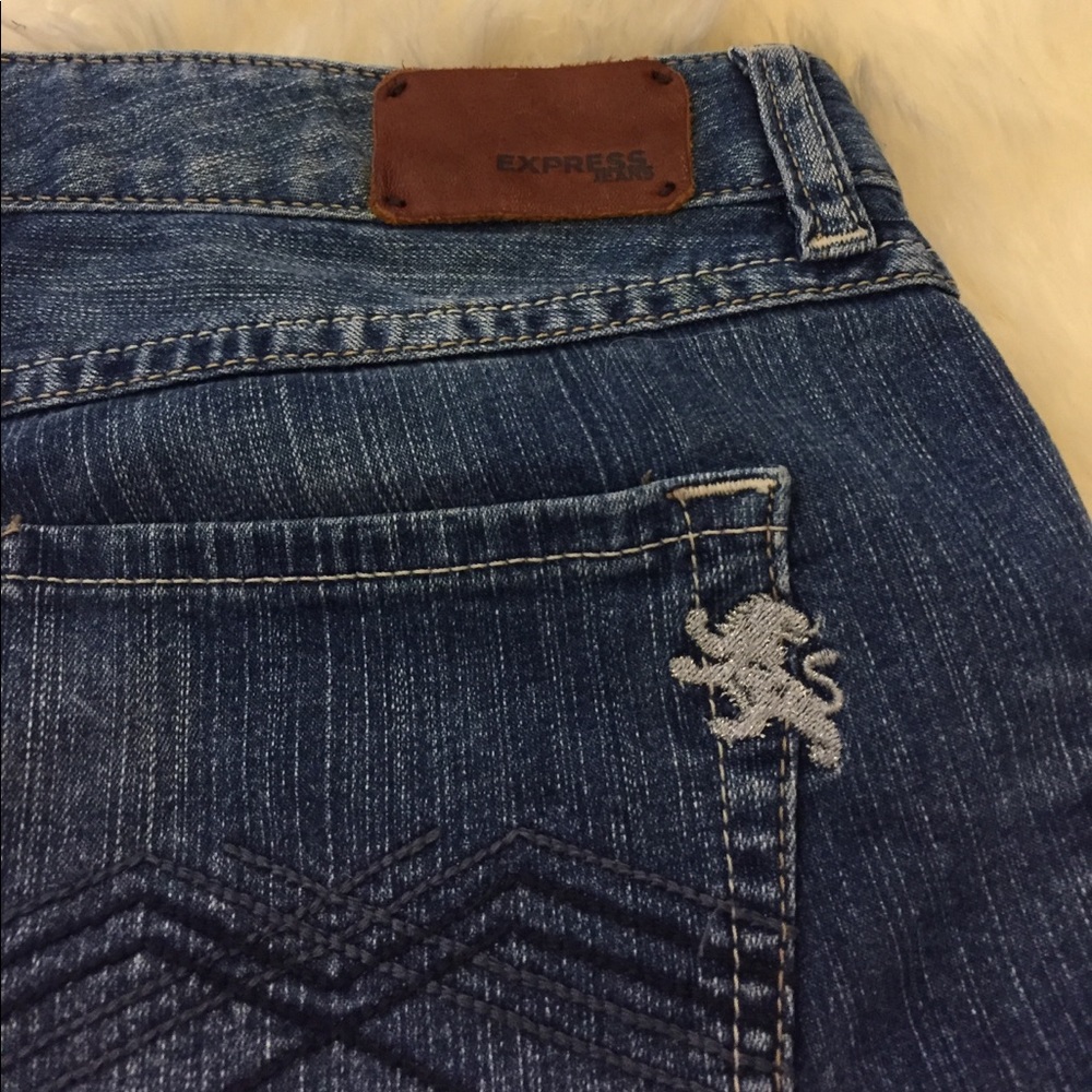 Express jean shorts - Picture 4 of 6