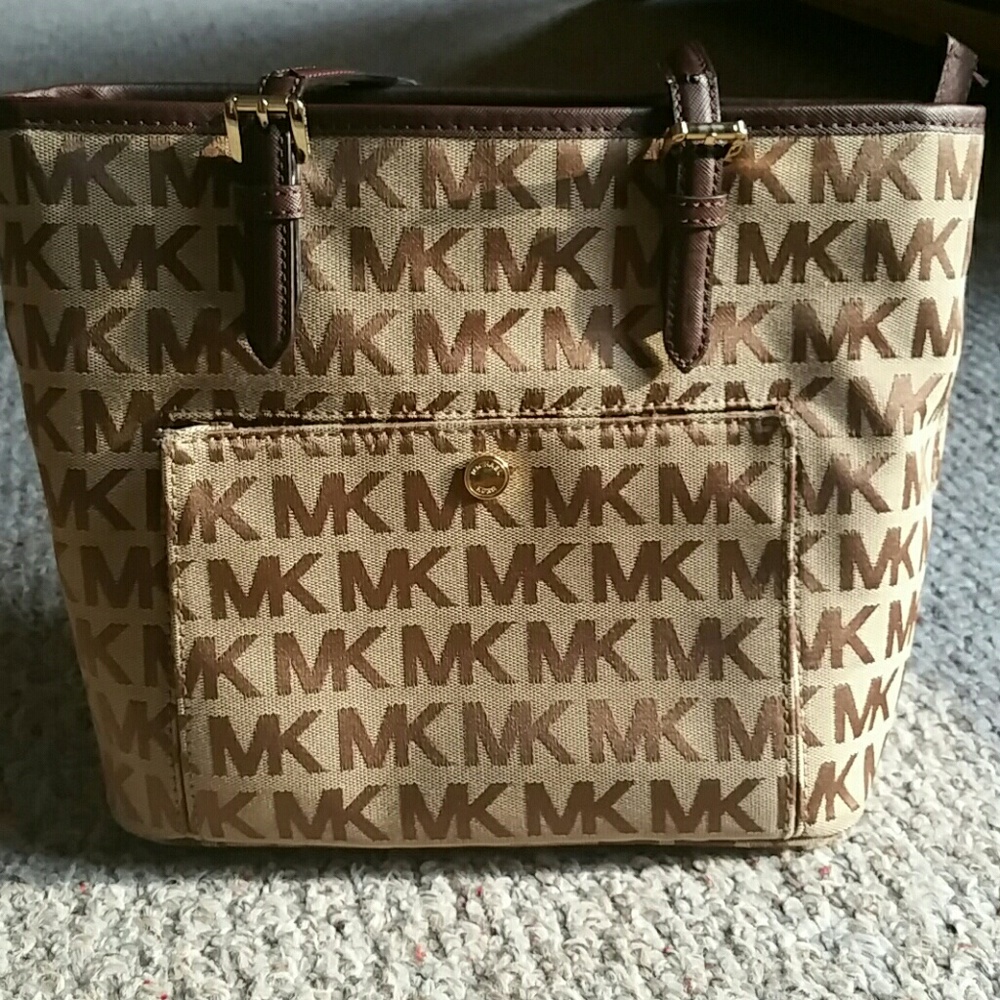 Authentic Michael Kors Jet Set Travel Medium Tote