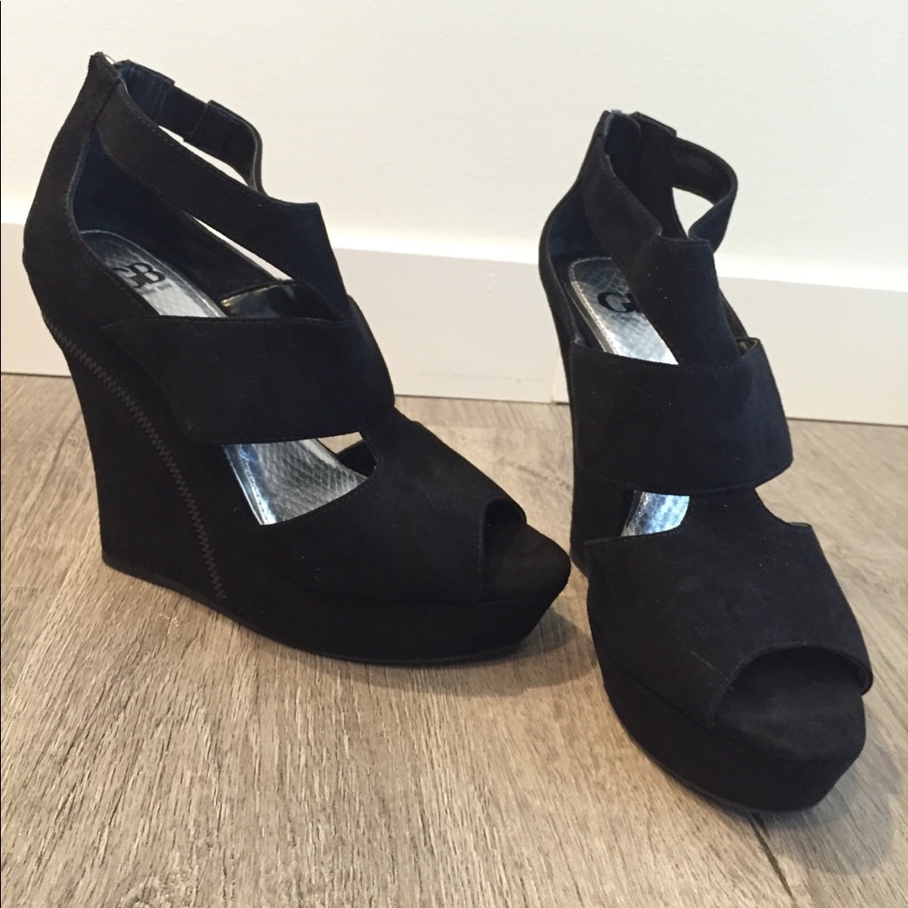 🔥SALE🔥[Gianni Bini] black wedges w/zipper detail