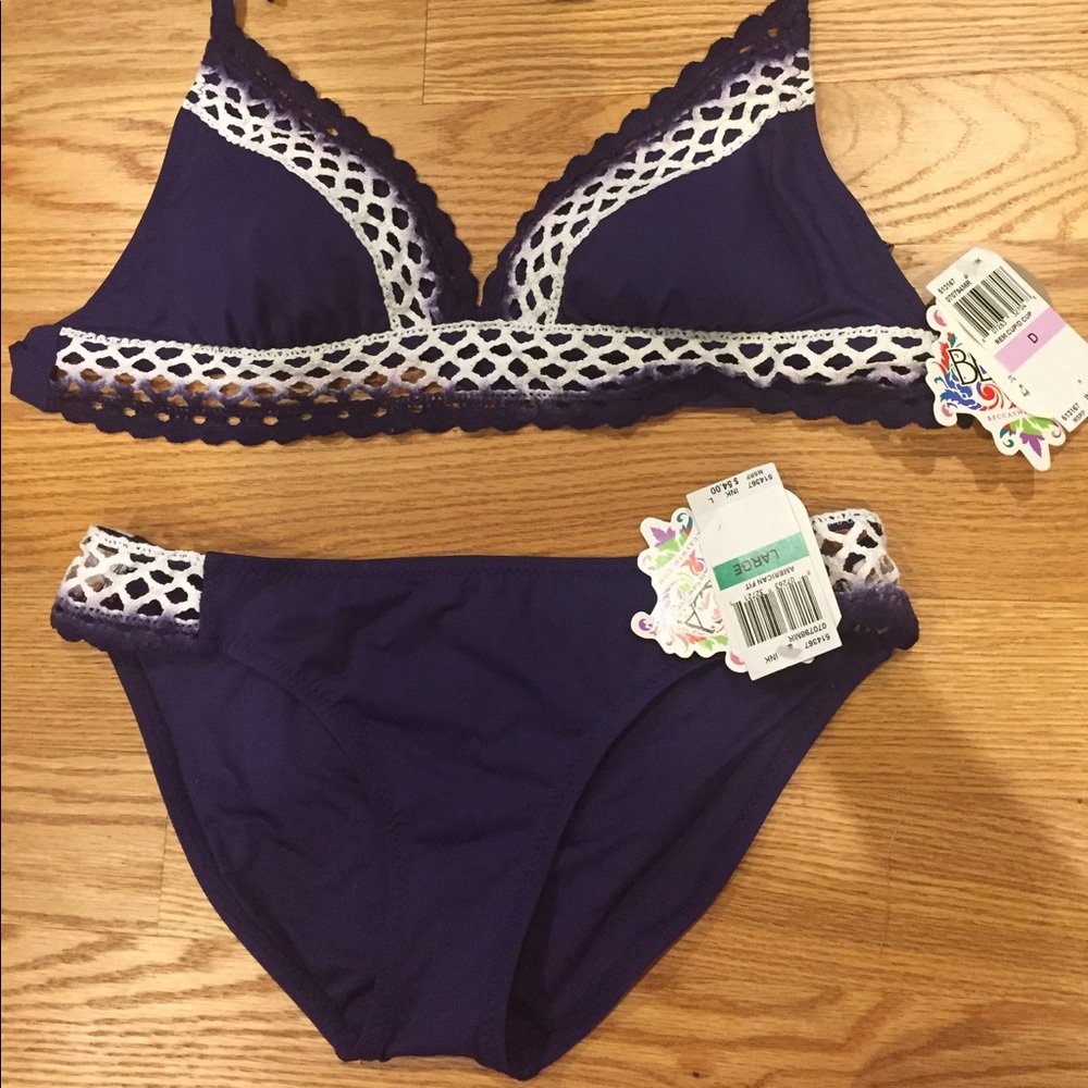 BNWT Becca bikini-size D/large