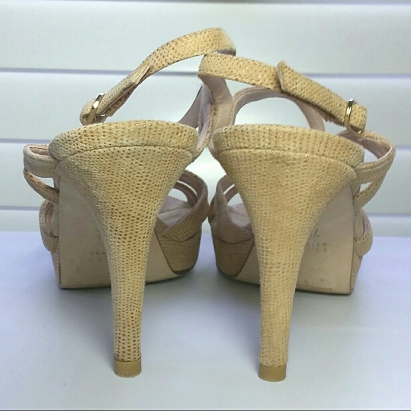 Tan Stuart Weitzman sandals. Size 7.5 - Picture 3 of 4