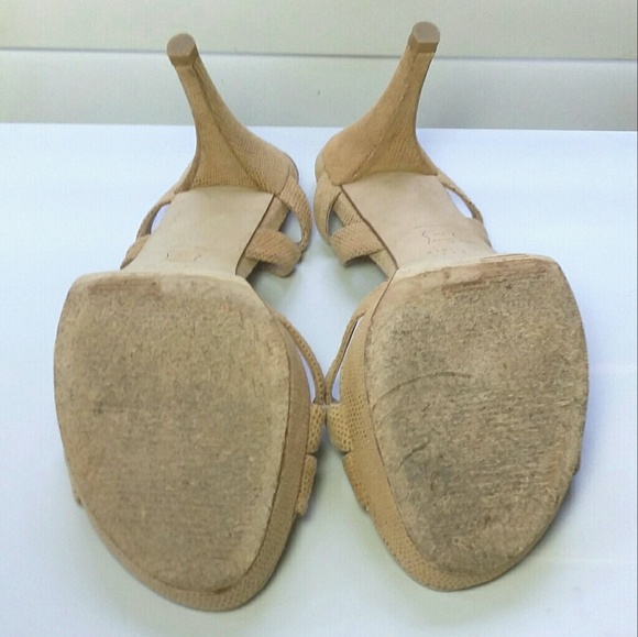 Tan Stuart Weitzman sandals. Size 7.5 - Picture 4 of 4