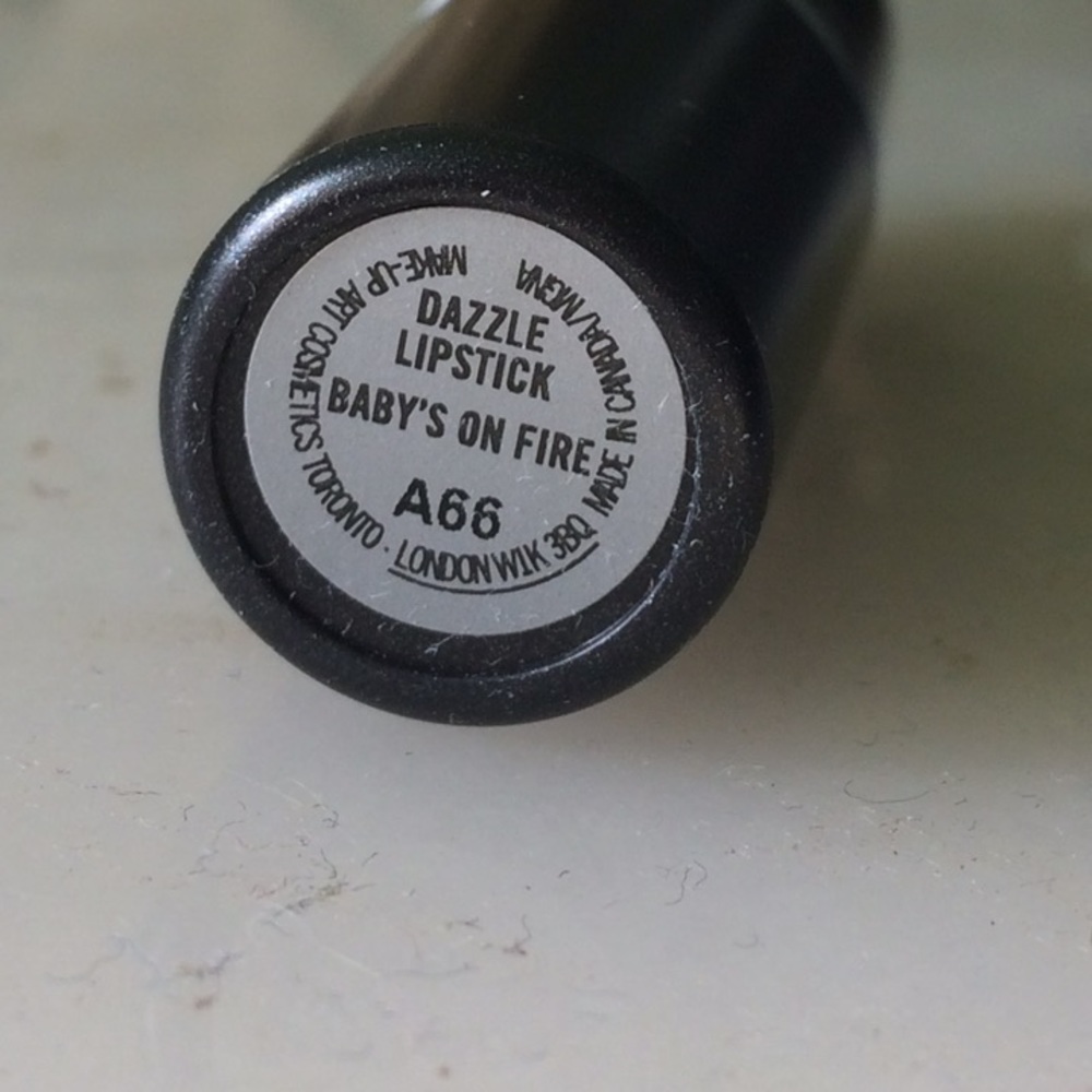 Baby's on Fire Mac Dazzle Lipstick ๐ LE ๐ - Picture 7 of 8