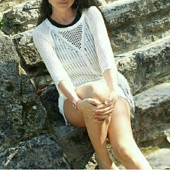 Beach cover up - Picture 3 of 3