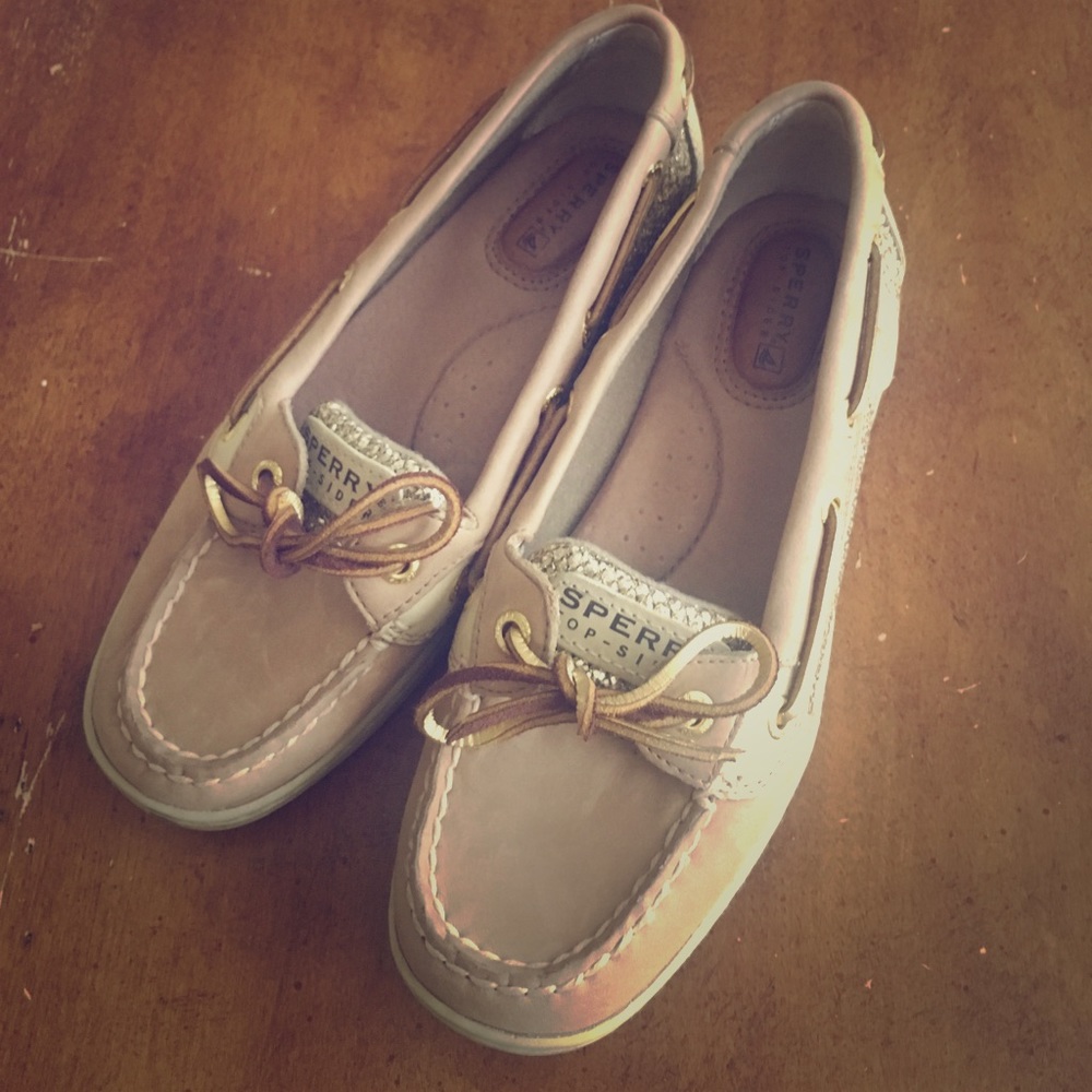 Sperry size 5.5 tan with gold accents