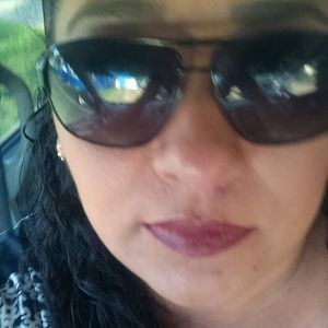 Meet your Posher, Gabriela