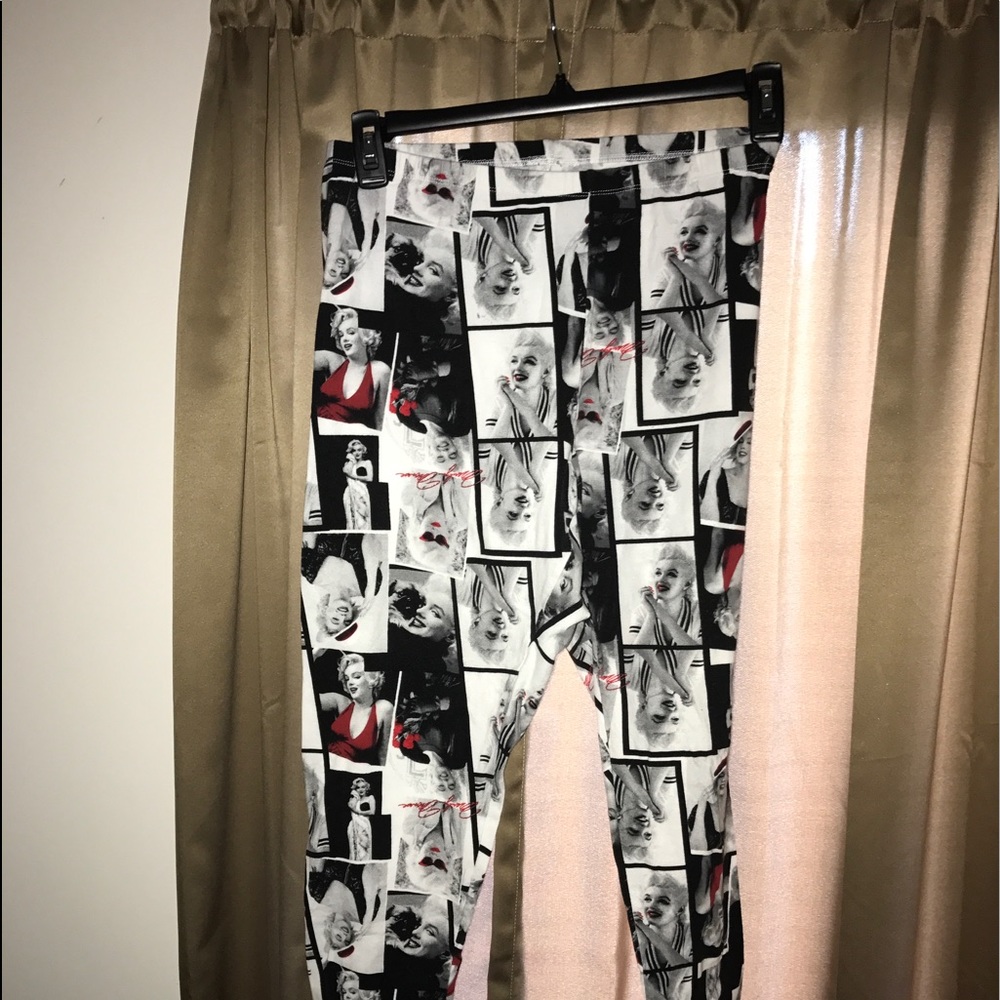 Marilyn Monroe leggings.