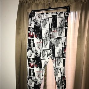 Marilyn Monroe leggings.