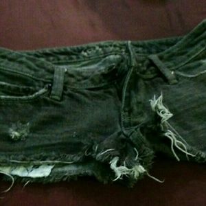 Shorts selling.they don't fit me