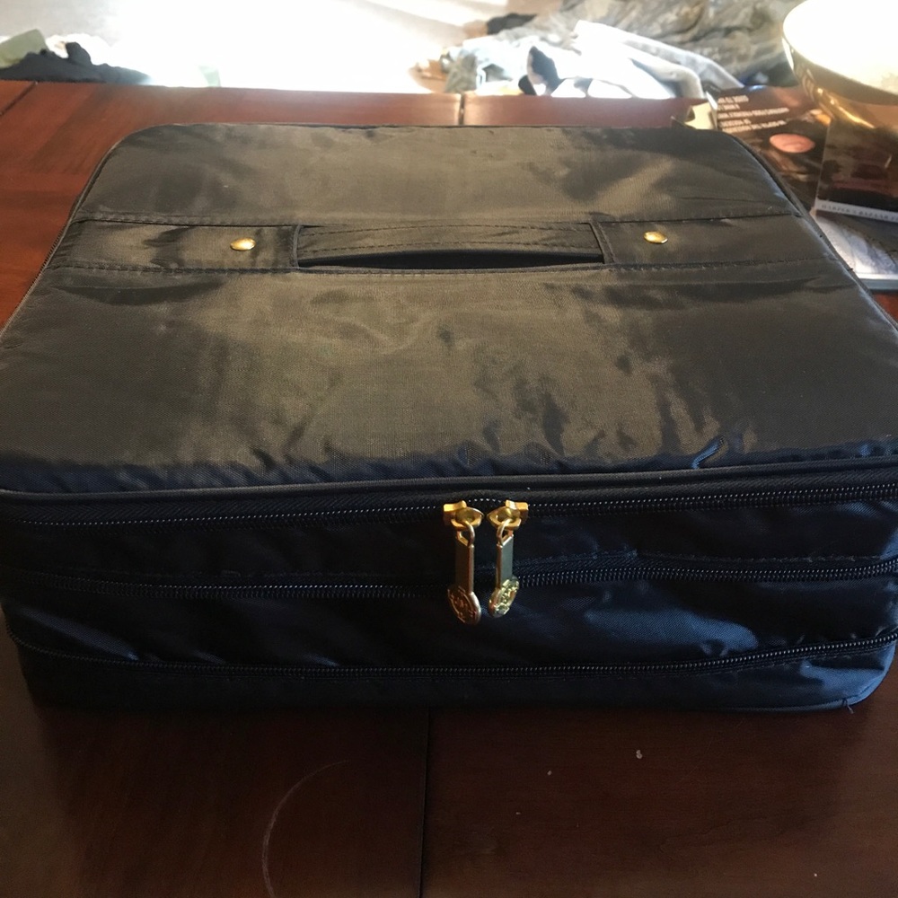 Joy Mangnano Travel jewelry organizer.