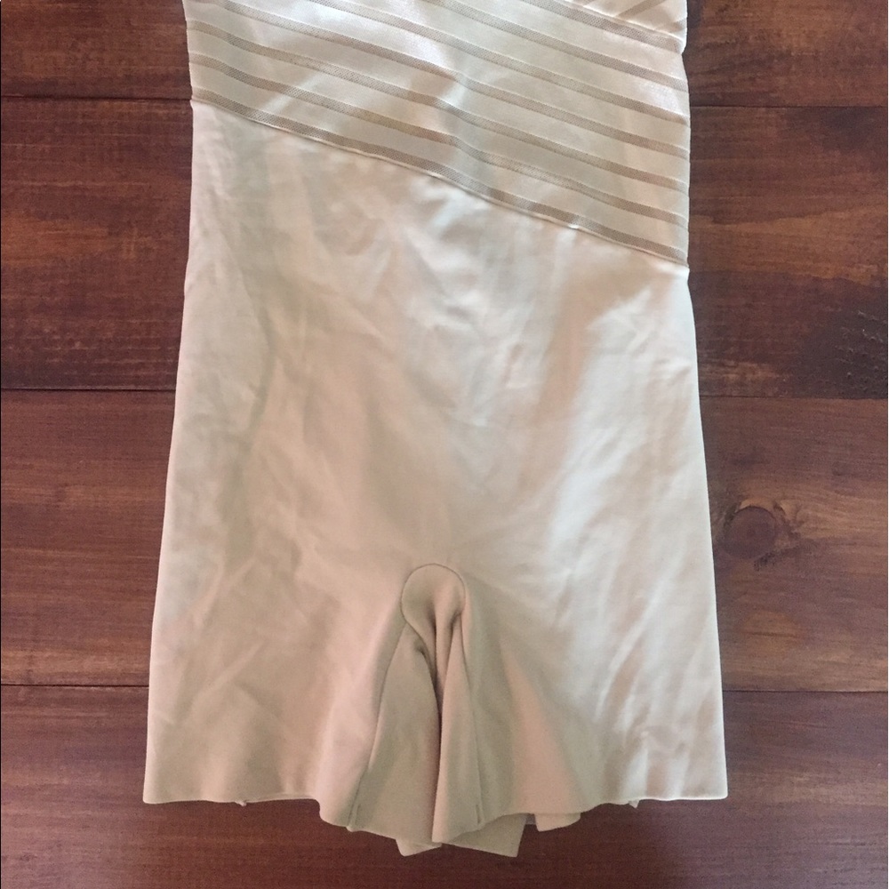SOLD!! NWOT Assets Spanx