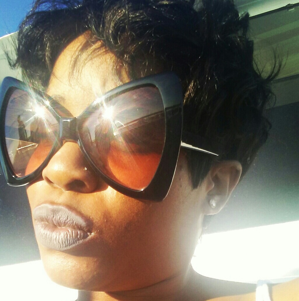 Meet your Posher, Shirtifah