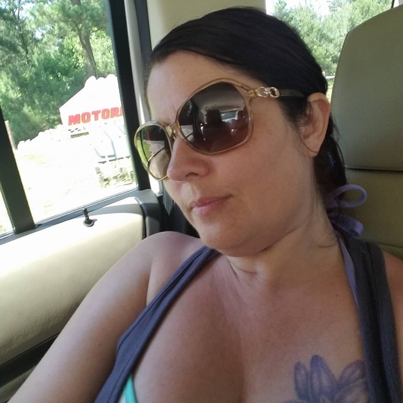 Meet your Posher, Jennifer - Picture 1 of 1