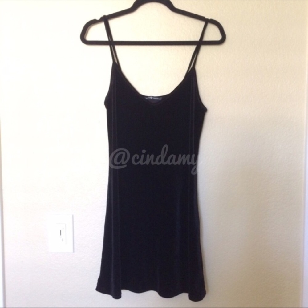 Brandy Melville Jackie velvet dress - Picture 3 of 4