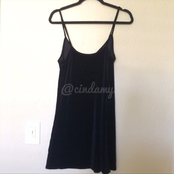 Brandy Melville Jackie velvet dress - Picture 4 of 4
