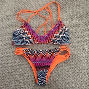 NWOT 🔺🌺🔻 Pattern Bikini Top & Bottom