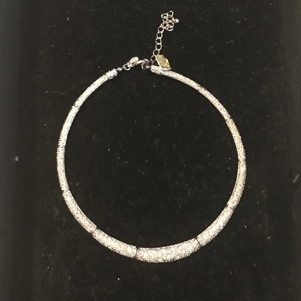 Silver elegant necklace
