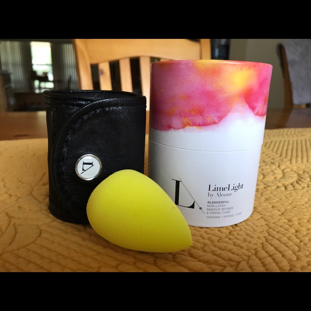 Limelight by Alcone Blenderful sponge