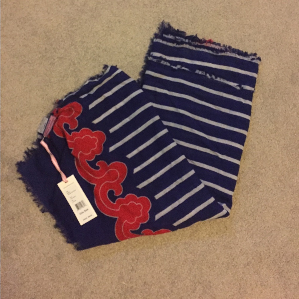 Vineyard Vines scarf